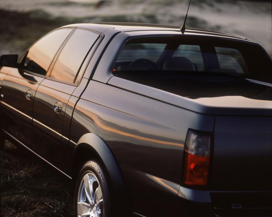  Holden Cross 8 Concept 2002 года  (фото 10 из 14)